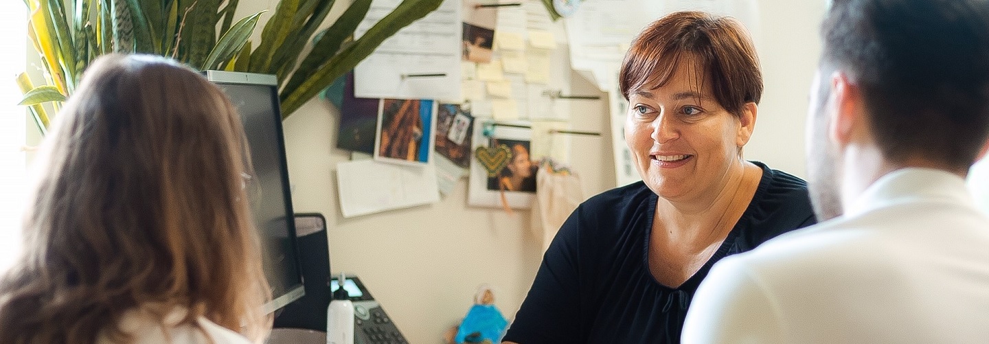 Foto einer Dame bei einer Beratung